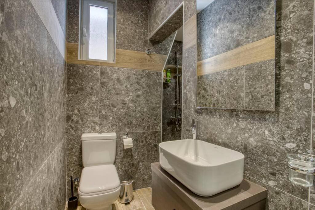 Plaka Filotheis House A Apartment เอเธนส์ ภายนอก รูปภาพ